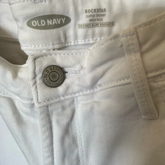 Old Navy Women's White High Rise Rockstar Skinny Jeans - Picture 3 of 4
